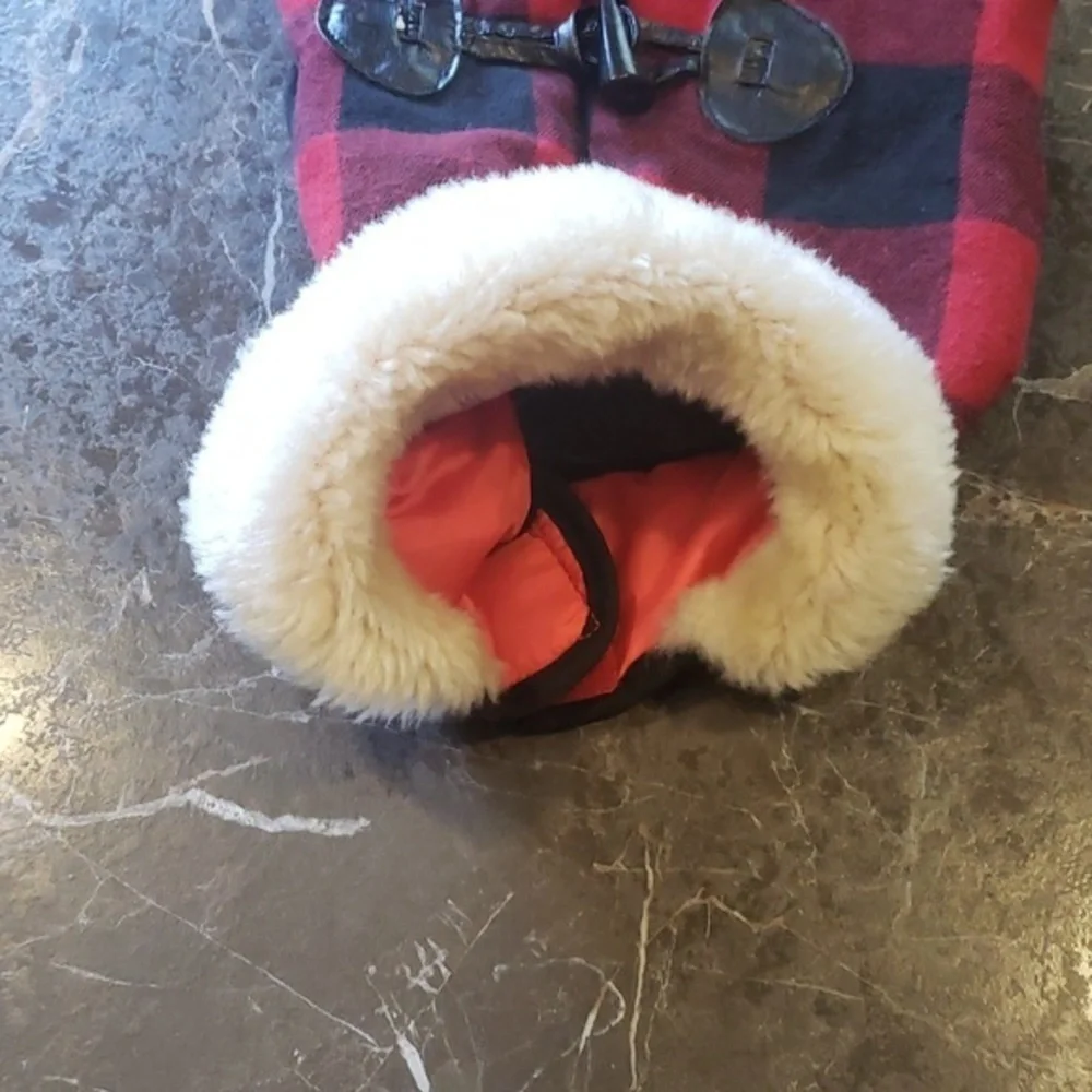 Used dog sweater size‎ small